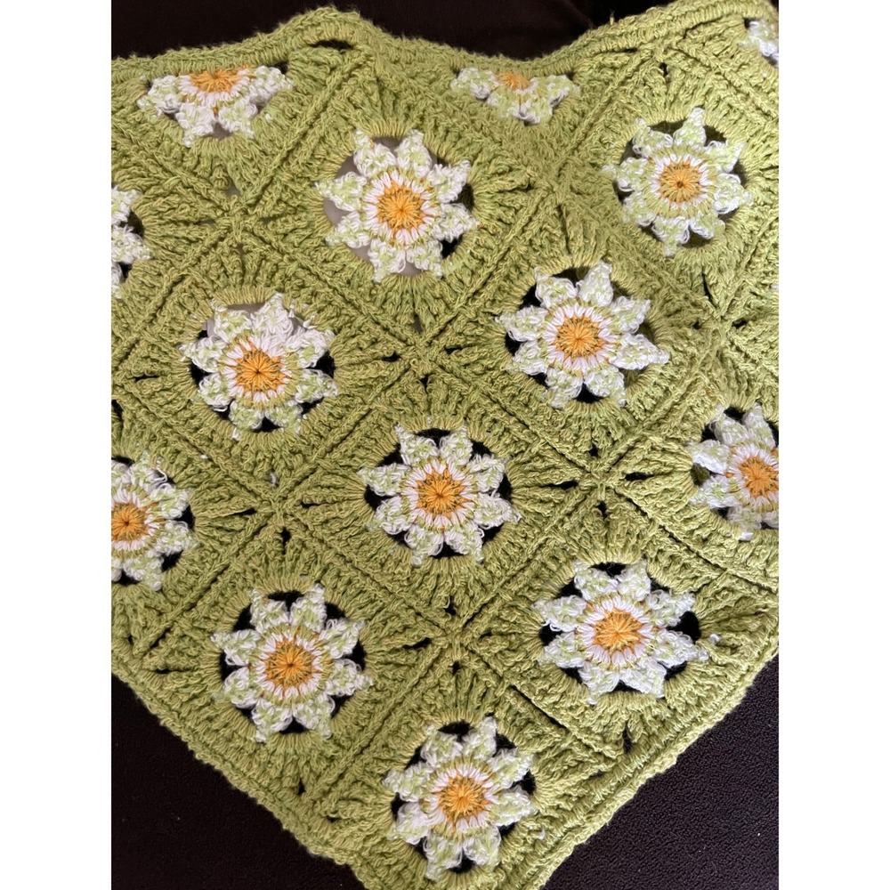 Earthbound Trading Co Green Crochet Daisy Granny Square Bandana Hair Scarf Boho - Picture 3 of 3